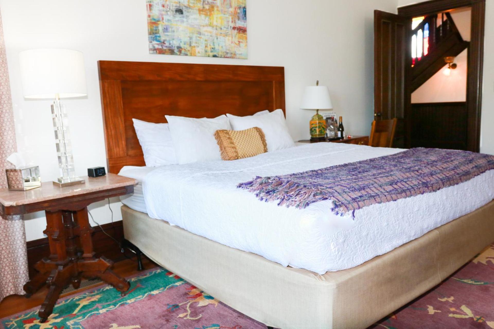 Summit Street Inns Hotel *